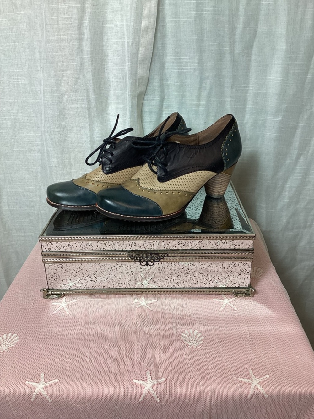 L’Artiste- Spring Step- Bardot Pumps; Size: 9